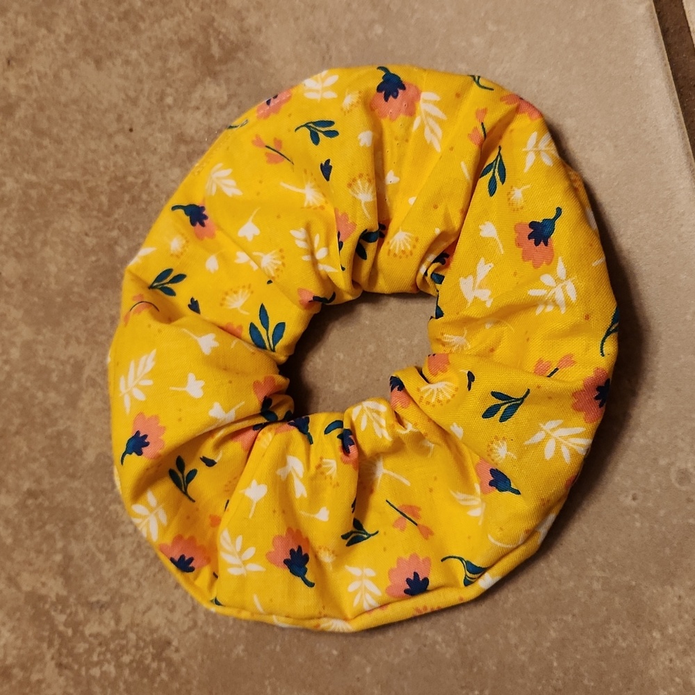 🐻 New Hair Scrunchie